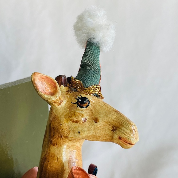 Katherine’s Collection Vintage Giraffe Music Box By Wayne Kleski - Picture 12 of 16